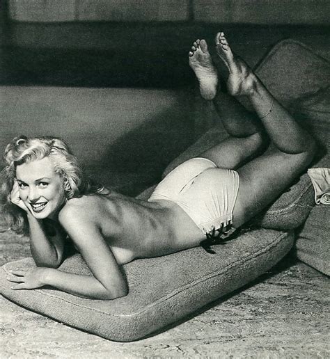 Marilyn Monroe And Fakes Bandw 22 Pics Xhamster