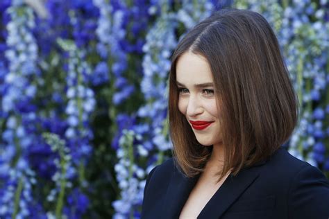 emilia clarke became game of thrones mother of dragons