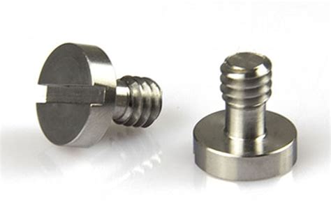 pair  screws