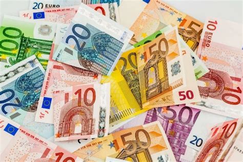 skurrile idee oekonomen fordern  euro schein maerkte