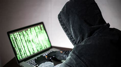 jaehriger  hacker stiehlt  millionen dollar computer bild