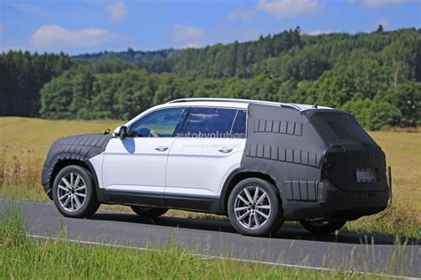 volkswagen  seater  market suv spied testing  extended golf platform autoevolution
