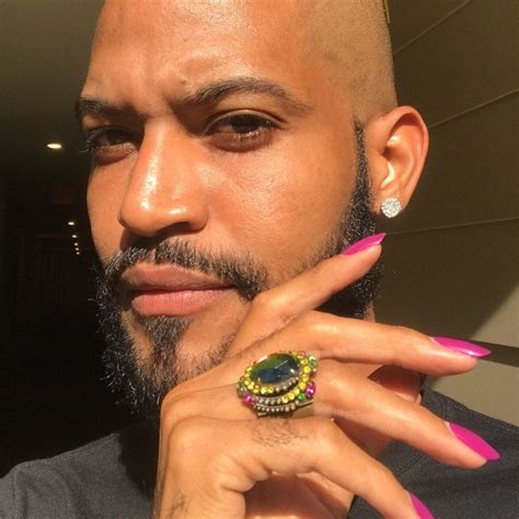 Here S Why We Need To Stop Stigmatizing Men For Wearing Nail Polish