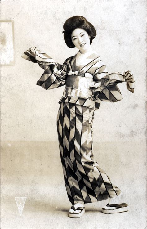 Dancing Geisha C 1920 Old Tokyo