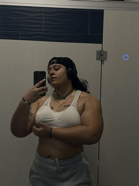 big buff lesbian icon🇬🇾🏳️‍🌈 on twitter had a good workout though 🥺