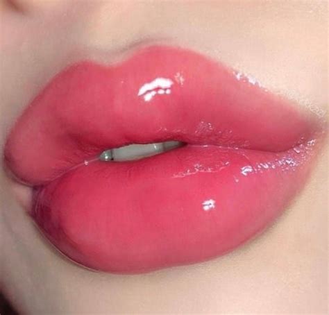 Plump Lips Shared By Ricegum ♀ On We Heart It Lip Art Makeup Lips