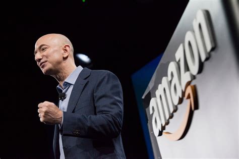 amazons ceo continues      customer obsessed mode  working  ten years