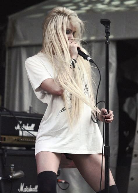 picture of taylor momsen