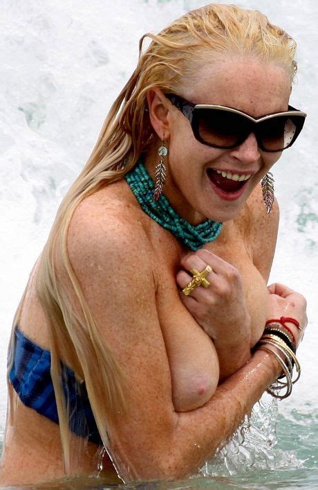 lindsay lohan nude topless slip oops huge boobs big tits wet celebrity leaks scandals leaked