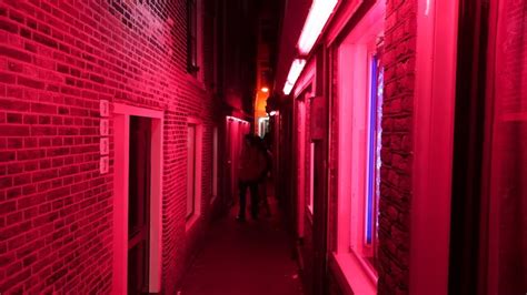 10 Do S And Don Ts For Amsterdam S Red Light District