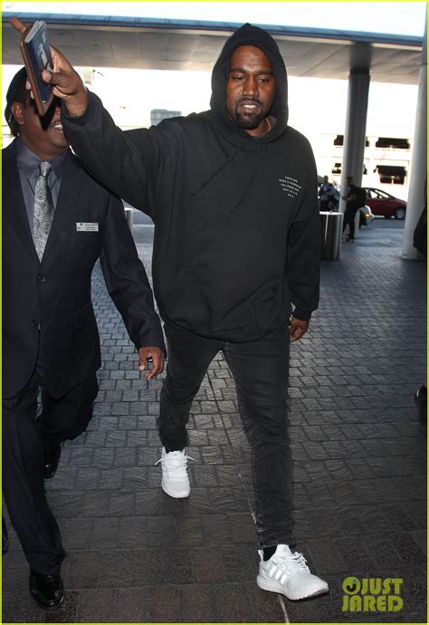 Kanye West Can T Stop Saying Thank You To Paparazzi Photo 3507709
