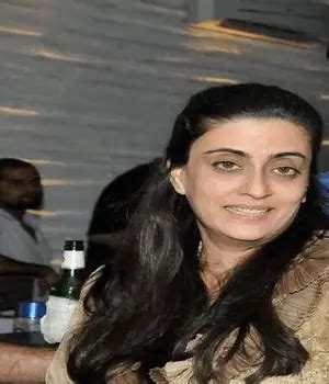 bollywood fashion designer aarti sabharwal biography news   nettvu