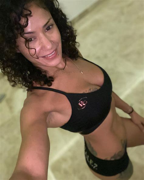 pearl gonzalez said goodbye to 2020 in a fruit by the foot