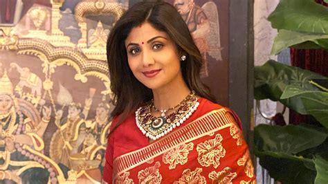Shilpa Shetty Kundra’s Red And Gold Karva Chauth 2020 Sari Is A Bridal