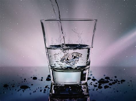 wie viel wasser sollte man  tag trinken hostchecknet