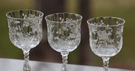 Vintage Etched Crystal Wine Glasses Set De 4 Fostoria Etsy