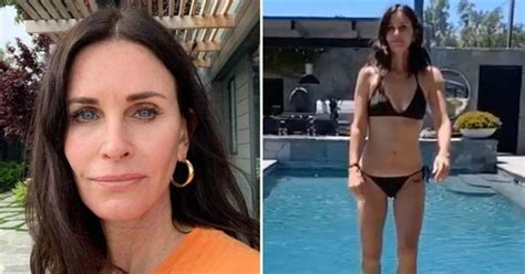 Courteney Cox 55 Show Off Age Defying Figure In