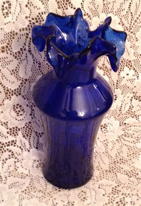 Vintage And Beautiful Art Glass Vase Cobalt Blue Flared Foliate Rim Art