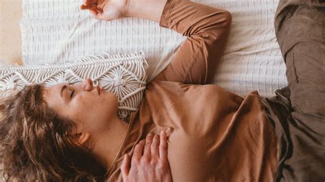 स्लीप हाइजीन क्या है इन 3 आदतों से बनाएं अपनी नींद को बेहतर what is