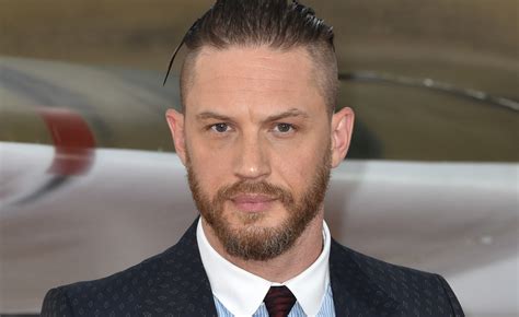 Christopher Nolan Reveals Why Tom Hardy’s Face Is Always Covered In Films
