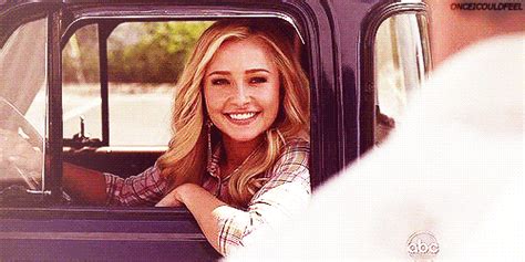 hayden panettiere hunts s find and share on giphy