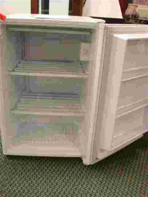 349 Kenmore Upright Freezer 5 Cubic Ft Capacity Apr