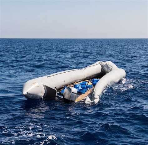 rettungsschiff sea  ungewoehnliches projekt der fluechtlingshilfe