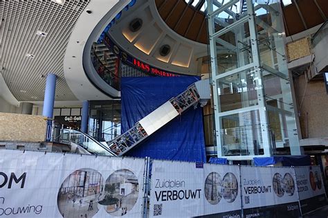 nieuwe lift en roltrappen geplaatst  winkelcentrum zuidplein scn shopping leisure people