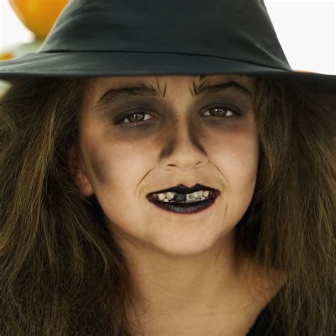 How To Put On Witch Face Paint Maquillaje Bruja Halloween Maquillaje