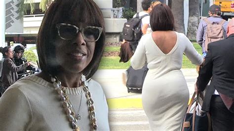 Gayle King Packing Something Extra In The Back Tmz Tv