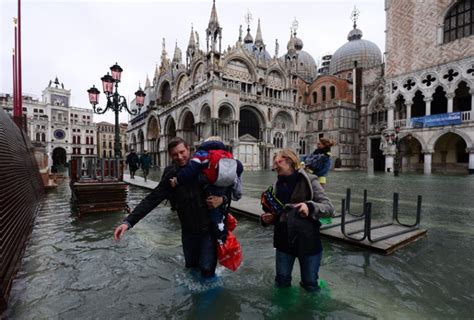Venice Streets Full Of Water Picture Photos The Week Uk