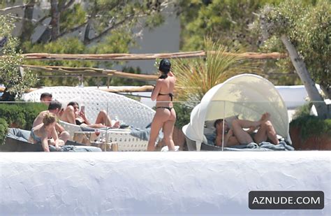 Georgina Rodriguez Sexy Break In The Sun With Cristiano Ronaldo In