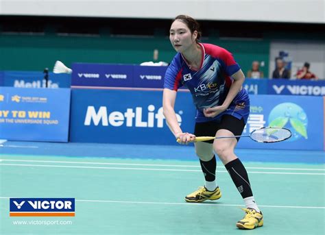 korean sweeps  golds  korea open lee farewells  glory victor badminton singapore