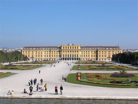 filewien schoenbrunn rueckseitejpg