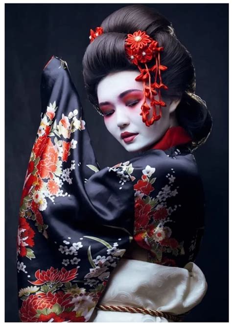 geisha girl  glitter envy