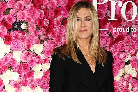 jennifer aniston says she is fed up with pregnancy