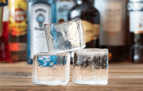 clear ice cubes  cocktails bar  drink