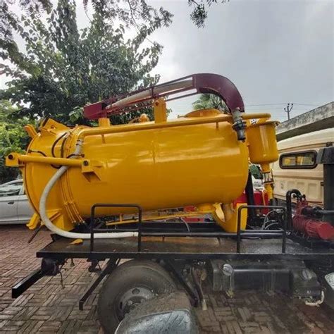 powered by chassis engine sewer jetting cum suction machine capacity