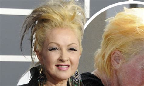 grammys 2011 cyndi lauper puts bad face day behind her daily mail online