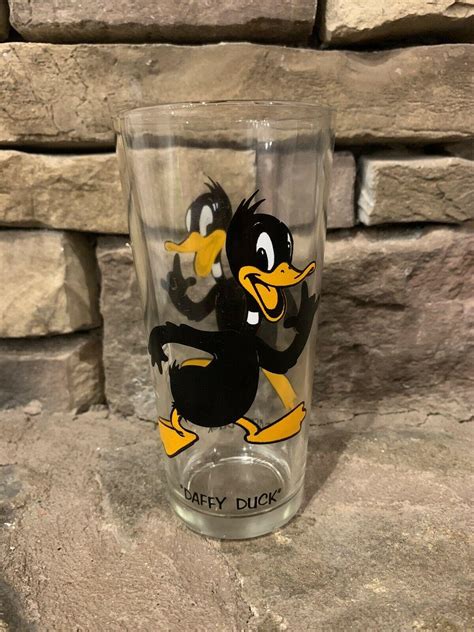 Vintage Warner Bros 1973 Pepsi Glass ~ Daffy Duck ~ Looney Tunes Cup