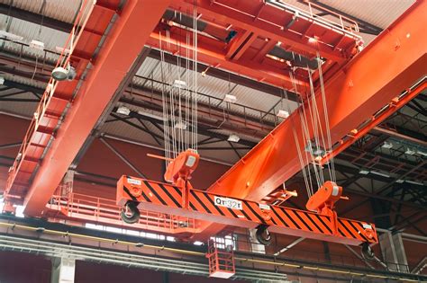 examining   overhead crane  hoist options    business  speed