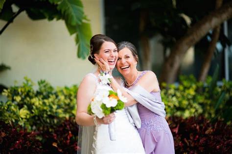 5 ways to love your mom on your wedding day inspired bride