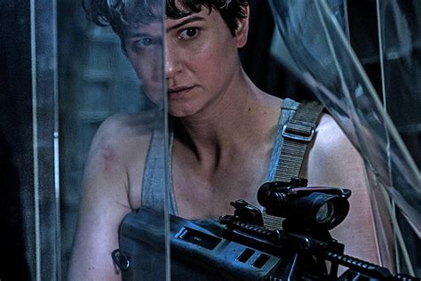 katherine waterston in new alien covenant image
