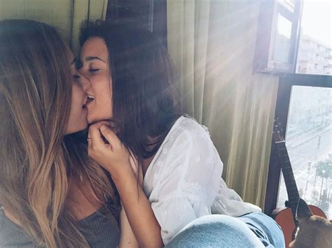 Pin By Camren Cabella On Cute Lesbian Relationship Cute Lesbian