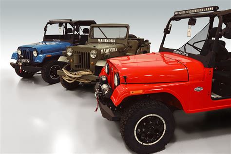 mahindra introduces roxor creating    category   side  side powersports segment