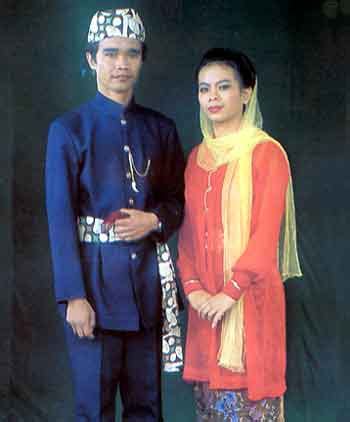 ciri khusus pakaian adat dki jakarta baju adat tradisional