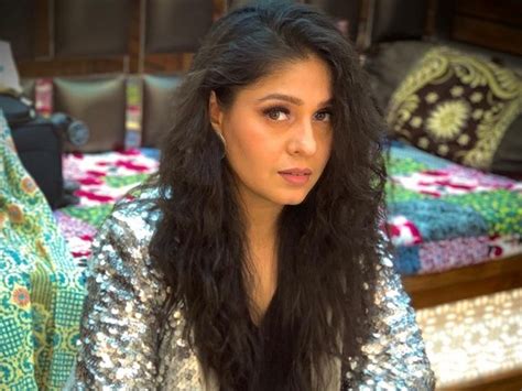 Uttar Pradesh Man Arrested For Fraud In Singer Sunidhi