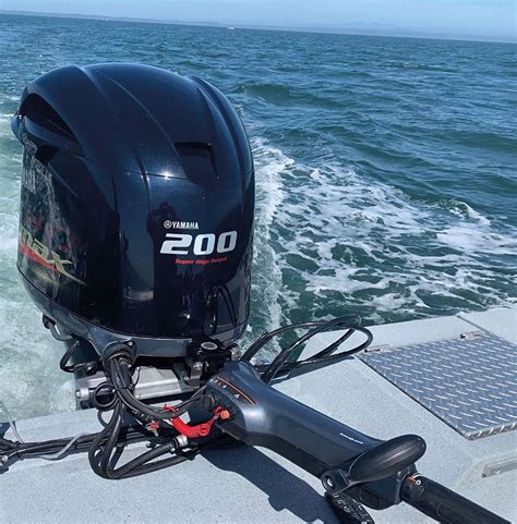 boating solutions ztf tiller  yamaha outboards   hp