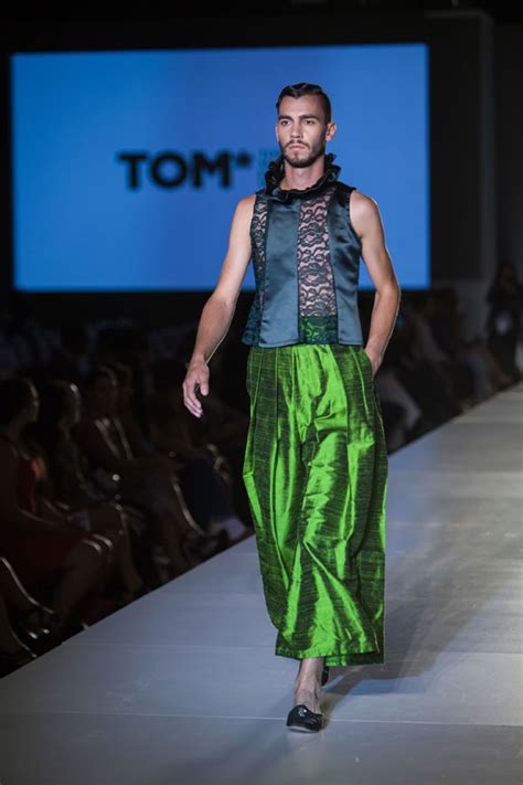 Feminine Collection Hits Men S Fashion Week Runway