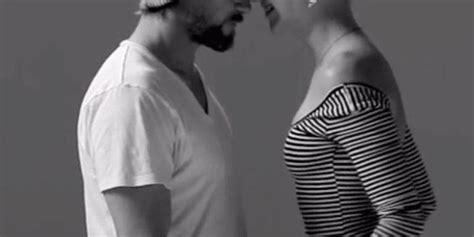 20 Strangers Share A First Kiss Video